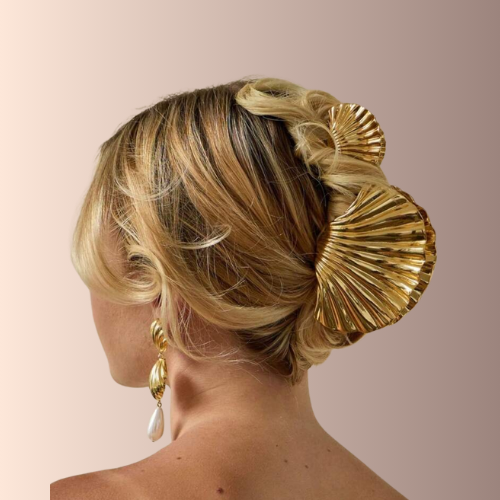 Small seashell gold claw clip